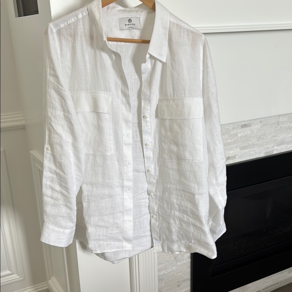 Aritiza White Linen Button-Up Shirt